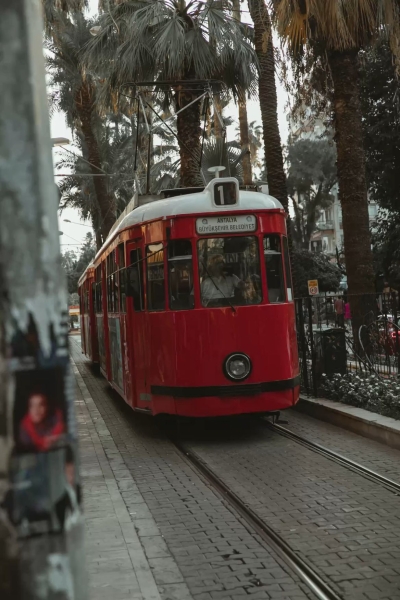 Antalya Işıklar Caddesi’nde Zamana Yolculuk